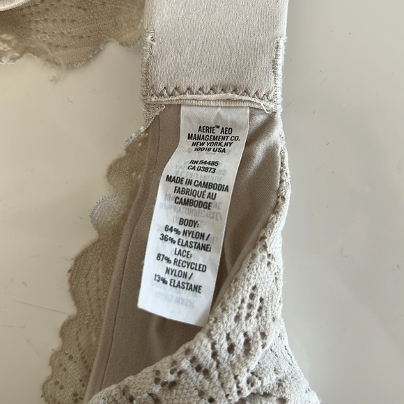 Aerie Real Sunnie Demi Cup - Picture 2 of 2